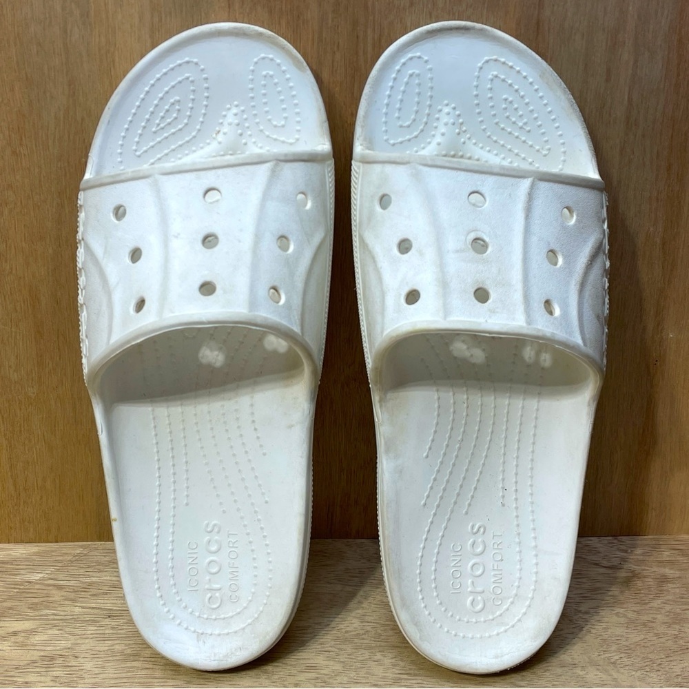 Crocs Slide Sandals Men’s 12 White Slip On Comfort Breathable Casual